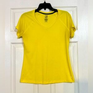 Danskin Now Activewear Top Womens Med Yellow Loose Fit Short Sleeve V